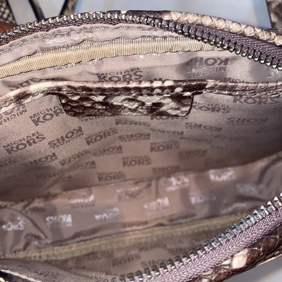 Michael Kors Python Print Cross Body Bag with Adjustable belt. New Never Used. - Picture 8 of 15